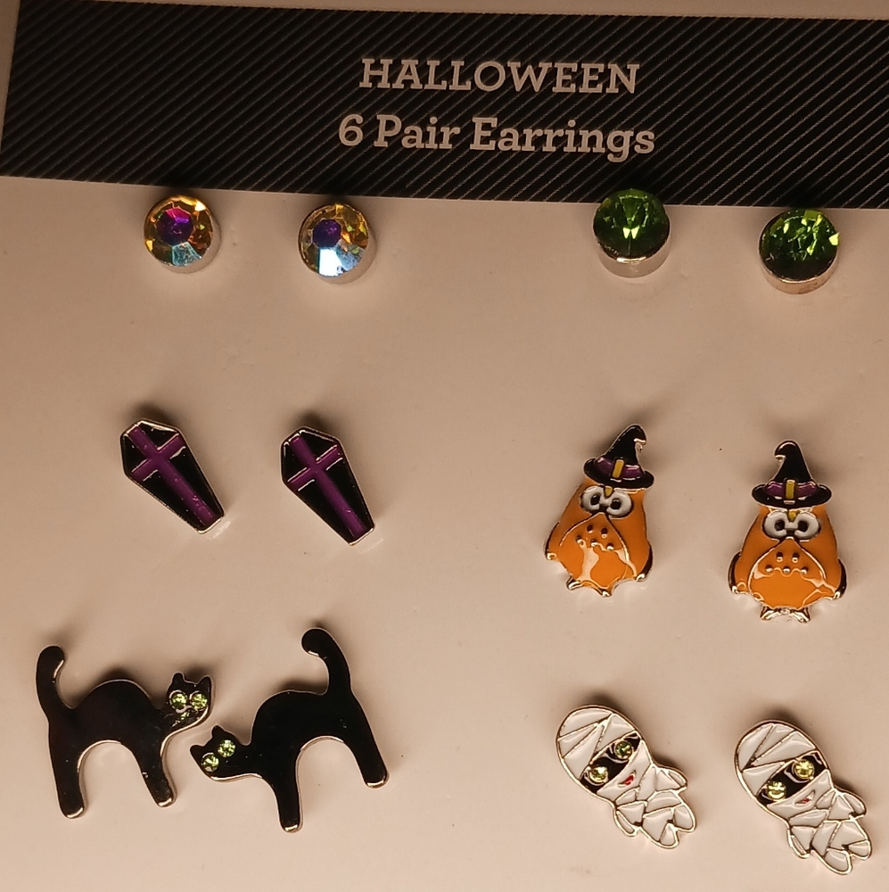 6 pairs of of stud earrings coffins, cats, owls